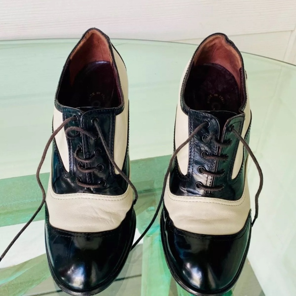Beautiful Vintage Chanel pumps size 7- $450